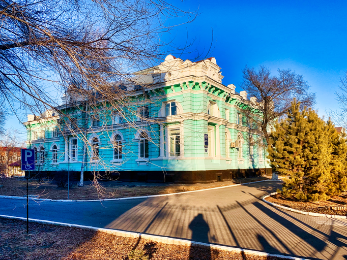 улица Горького 97)